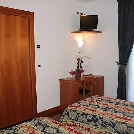 فندق Il Canova 4*