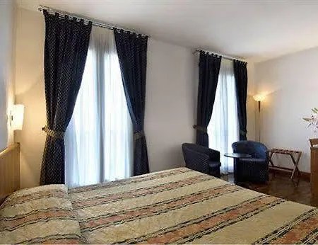 Il Canova ホテル 4*